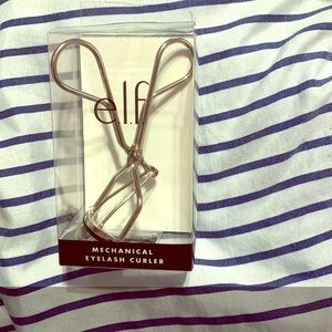 Eyelash curler